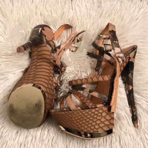 FABULOUS platform heels